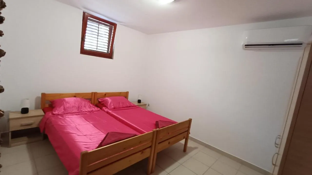 Apartment Jemi Πούλα