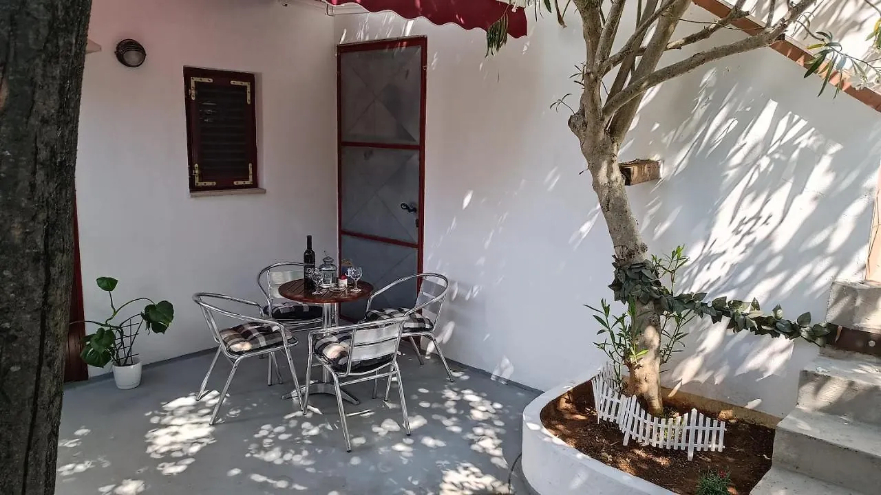 Apartment Jemi Πούλα 0*,  Κροατία